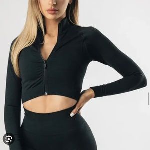 Alphalete amplify crop jacket